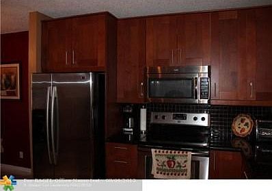 5th image of 8423 NW 40th Ct