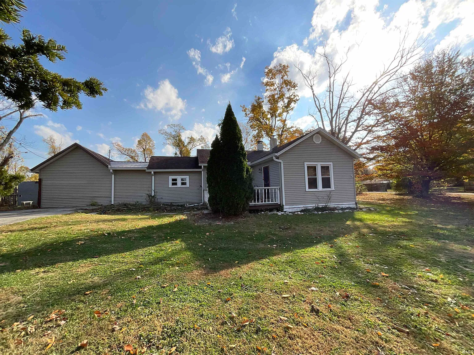 7326 N Red Hill Rd photo 1