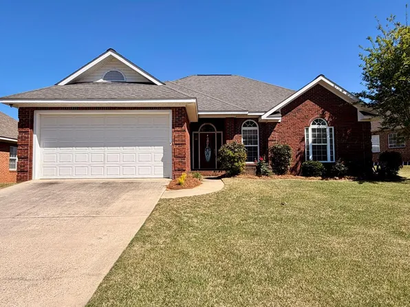 111 Garden Ln, Troy, AL 36081