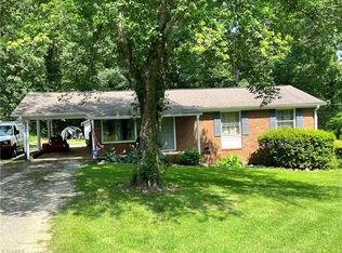 5682 Driftwood Dr, Archdale, NC 27263