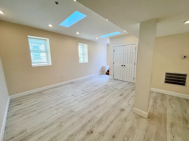 612 Main St #1 — Photo 10