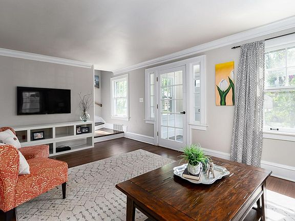 3rd image of 5935 N Shoreland Ave