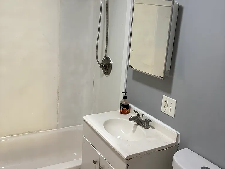 140 Yale St #1 — Photo 11