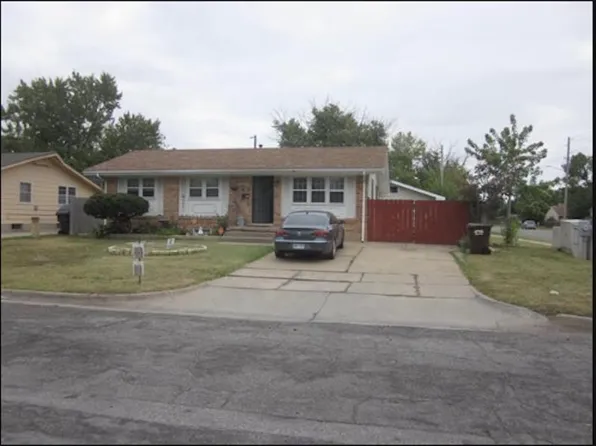 2427 W 29th St N, Wichita, KS 67204