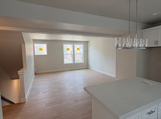 7332 S Seven Tree Ln, Midvale, UT 84047