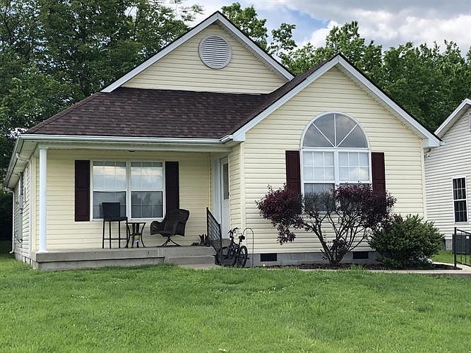1st image of 5 Oak Dr