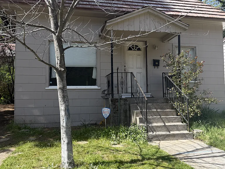 5319 Dunsmuir Ave — Photo 1