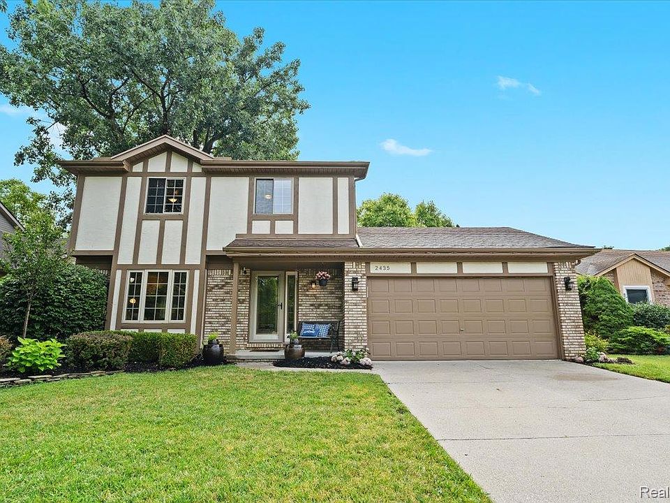 1st image of 2435 Woodmont Dr W