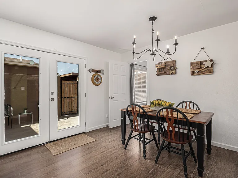 2611 E Obregon St — Photo 5