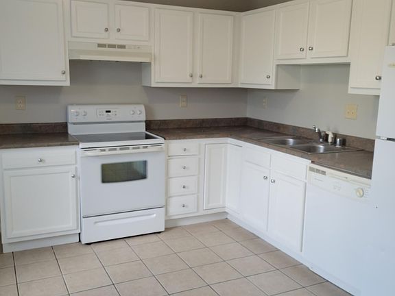 3rd image of 103 Florence Ct