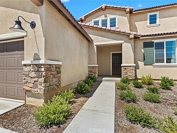 3rd image of 36780 Arietta Way