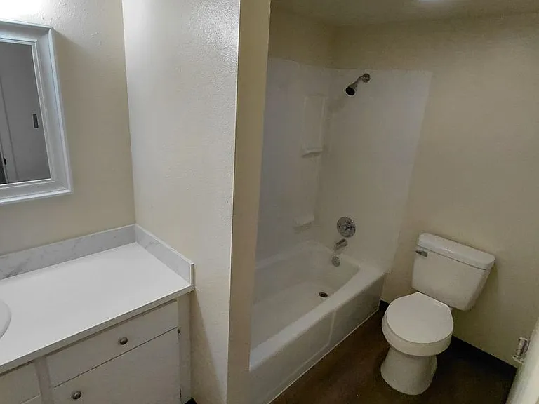 Prairie Sun Apartments — Photo 13