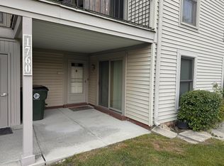 1760 Bristol Walk APT B, Hoffman Estates, IL 60169