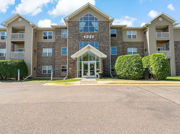 1331 Lake Dr W APT A311, Chanhassen, MN 55317