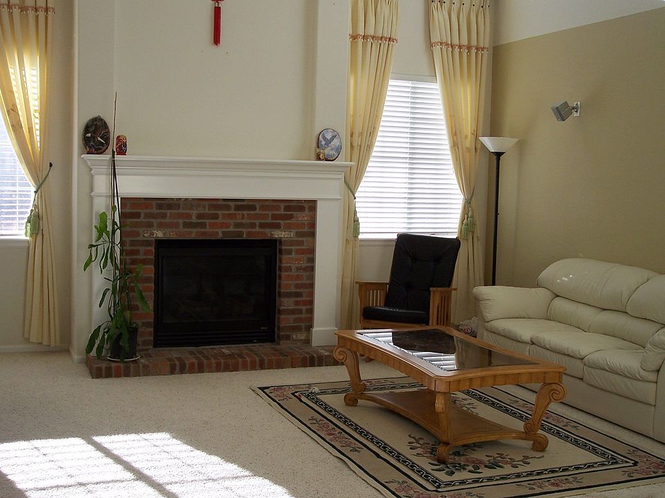 soaring vaults, gigantic windows, tons of  natural light