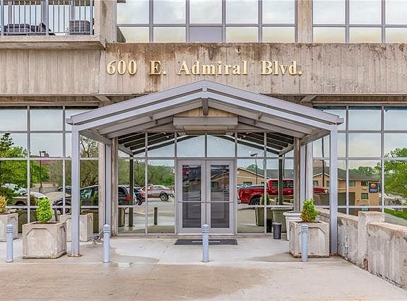 2nd image of 600 Admiral Blvd APT 204