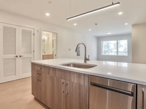 303 Madison Street image 4 of 18