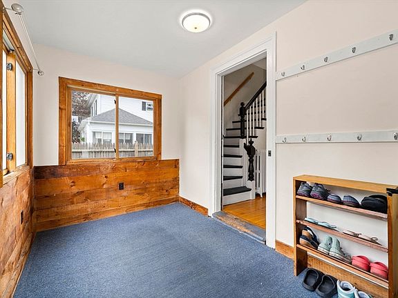 3rd image of 111 Linden St