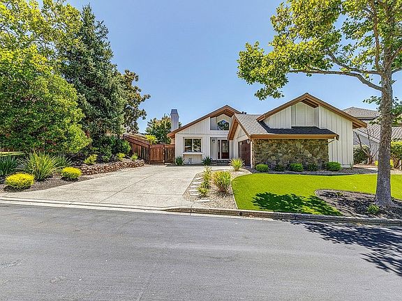 3rd image of 624 Birchwood Ct