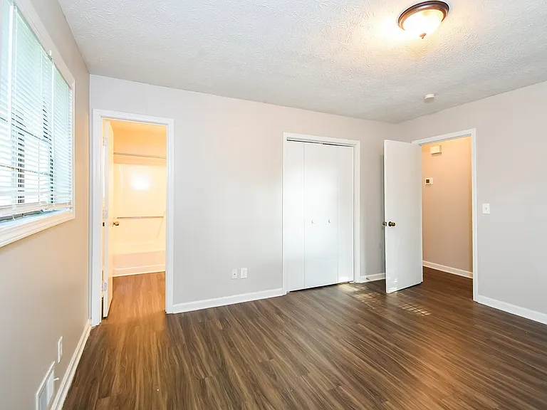 5376 Whitney Ct — Photo 10