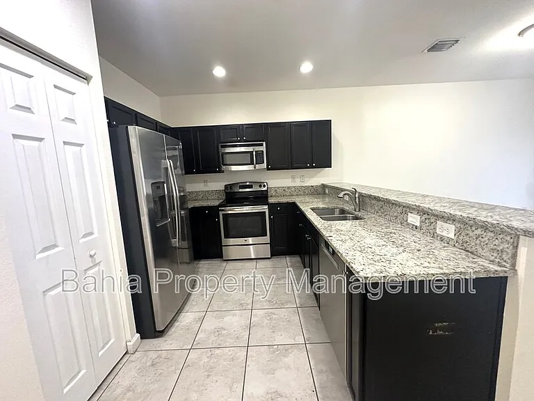 11544 SW 151st Ave — Photo 2