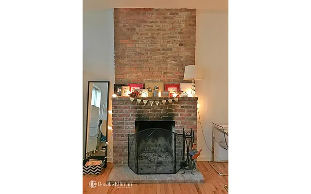 Rented by Douglas Elliman | media 16