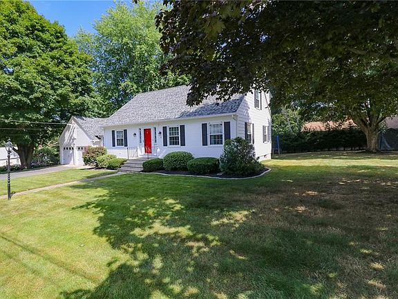 3rd image of 39 Cadoret Dr