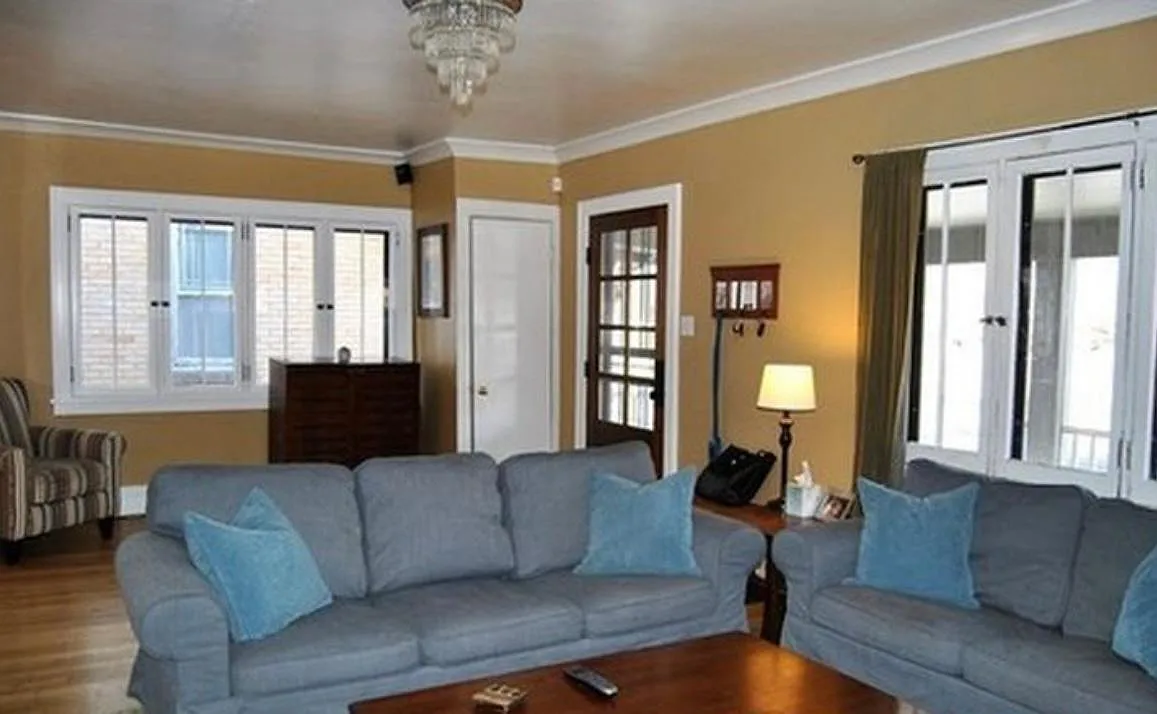 372 N Ogden St — Photo 3