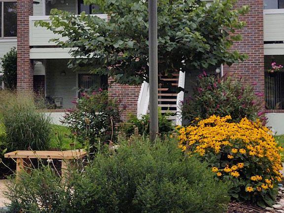 Lovely Xeriscape garden in front of the unit, which is on the 3rd floor for great views!