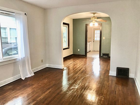 3rd image of 516 Leslie St