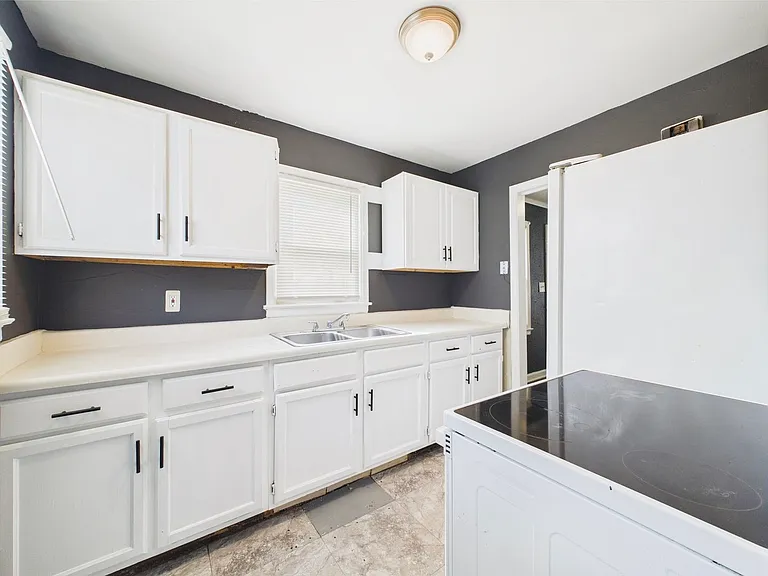 3311 Jackson Ave — Photo 7
