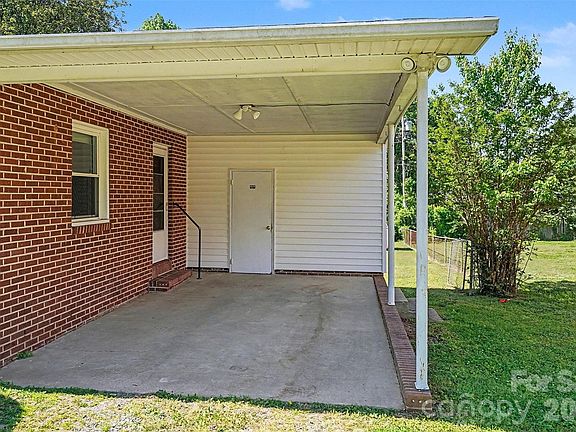4th image of 428 Frank Dr