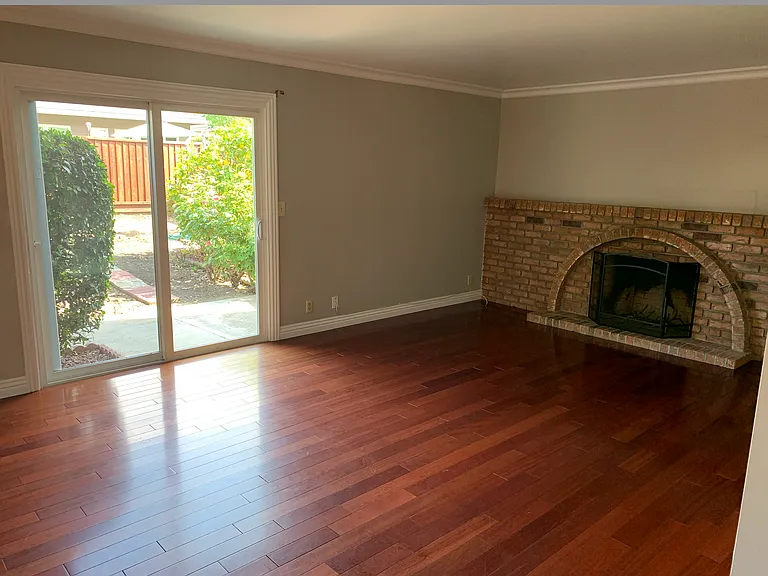 Purple Glen Dr — Photo 7