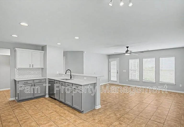 4 Bainbridge Way — Photo 13