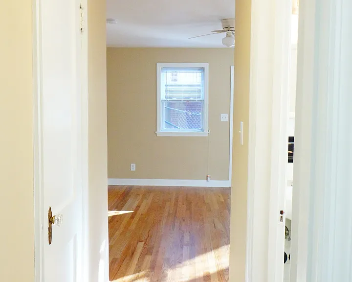 8520 Greenwood Ave — Photo 7