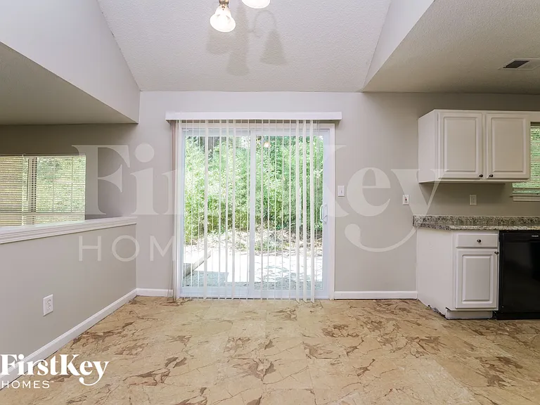 6388 Phillips Ct — Photo 3