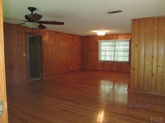 5th image of 7714 Tippin Ave