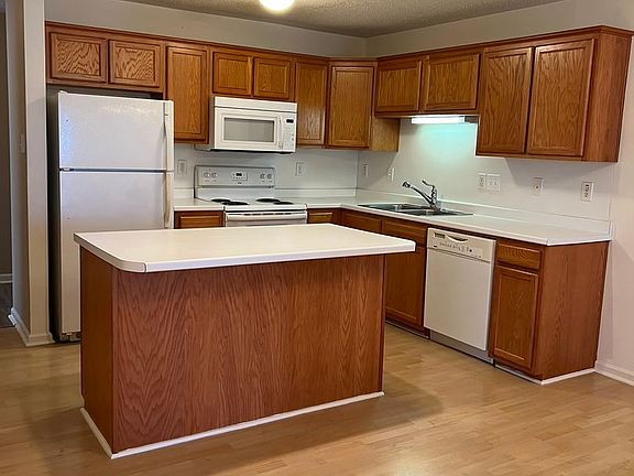 5th image of 162 Springwood Ln