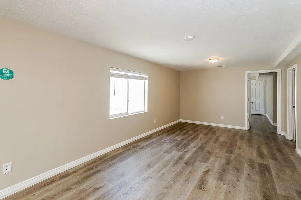 4 bed, 2.0 bath, 2300 sqft, $2,940 — Photo 4