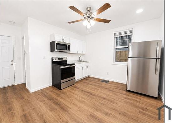 3rd image of 318 N Paca St #4