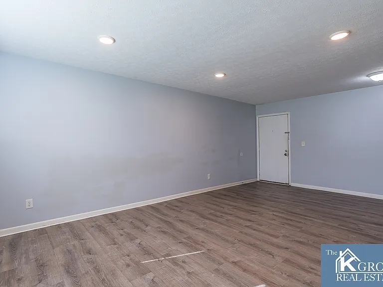 608 N Woodland Dr #3 — Photo 5