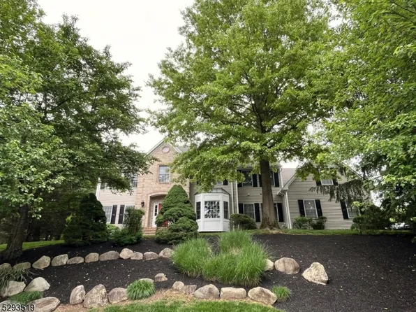 10 Rainbow Dr, Long Hill Twp., NJ 07946