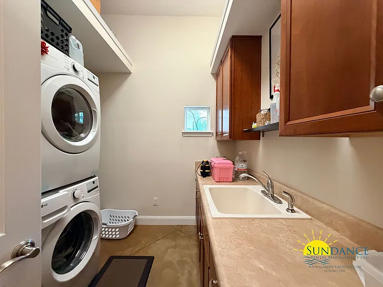 249 Beachview Dr — Photo 25