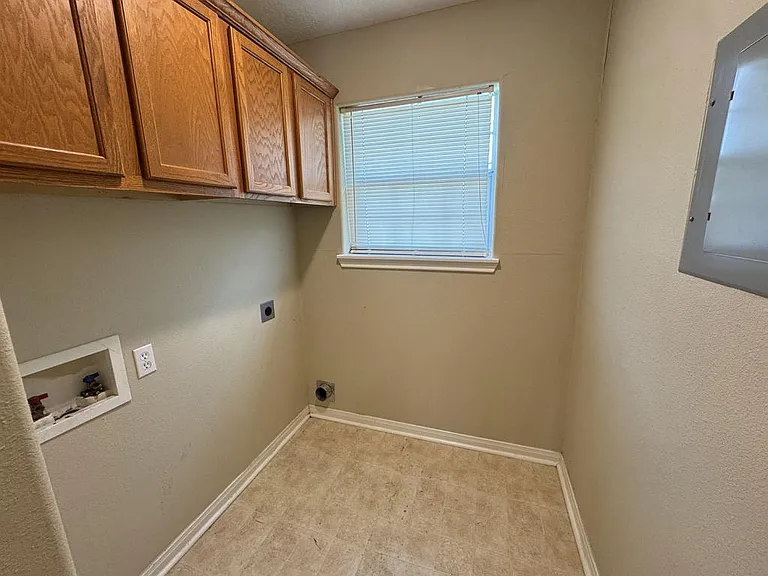 139 Sherwood Dr — Photo 8