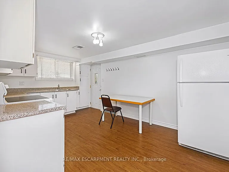 51 Mangrove Rd #LOWER LEVEL — Photo 8