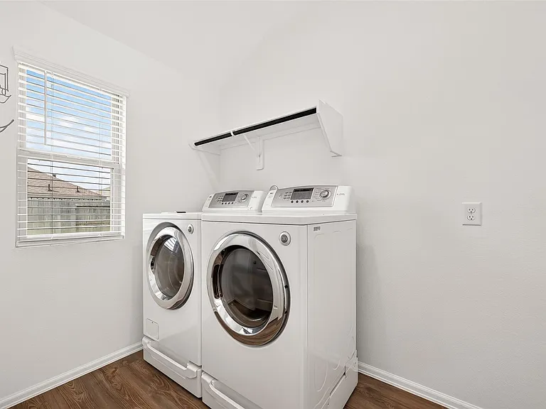 22215 Scarlino Dr — Photo 36