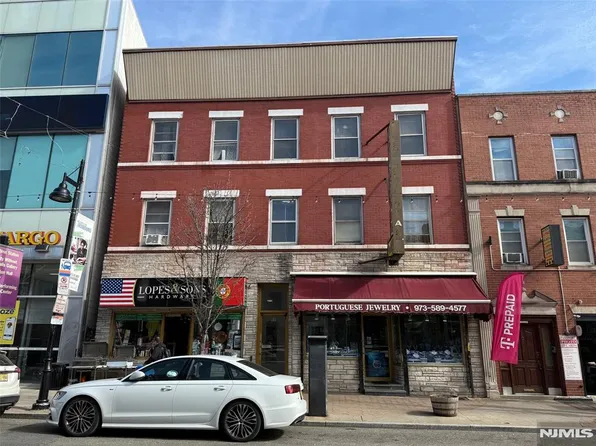 98-100 Ferry St, Newark, NJ 07105