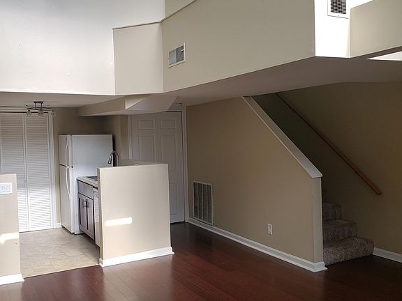 2nd image of 2338 S Grand Blvd