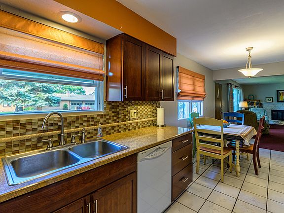 5th image of 143 Arrowhead Dr
