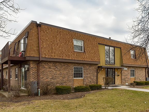 2nd image of 18W155 63rd St APT 208B